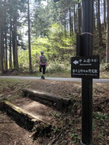 Photo of hiker along Nakasendo Trail Maker:L,Date:2017-9-10,Ver:5,Lens:Kan03,Act:Kan02,E-Y