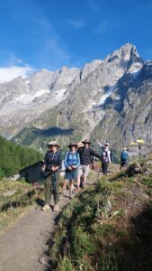 Photo of hikers on Tour Mont Blanc