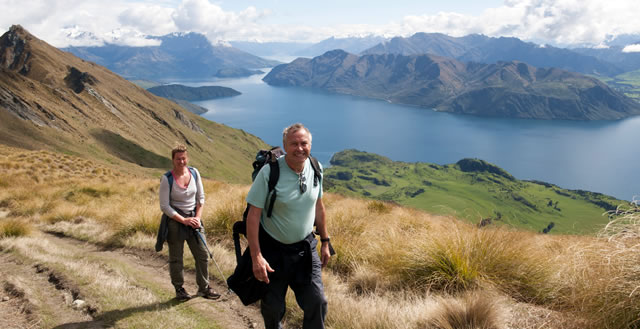 New Zealand: Alpine and Coastal Hiking Tour